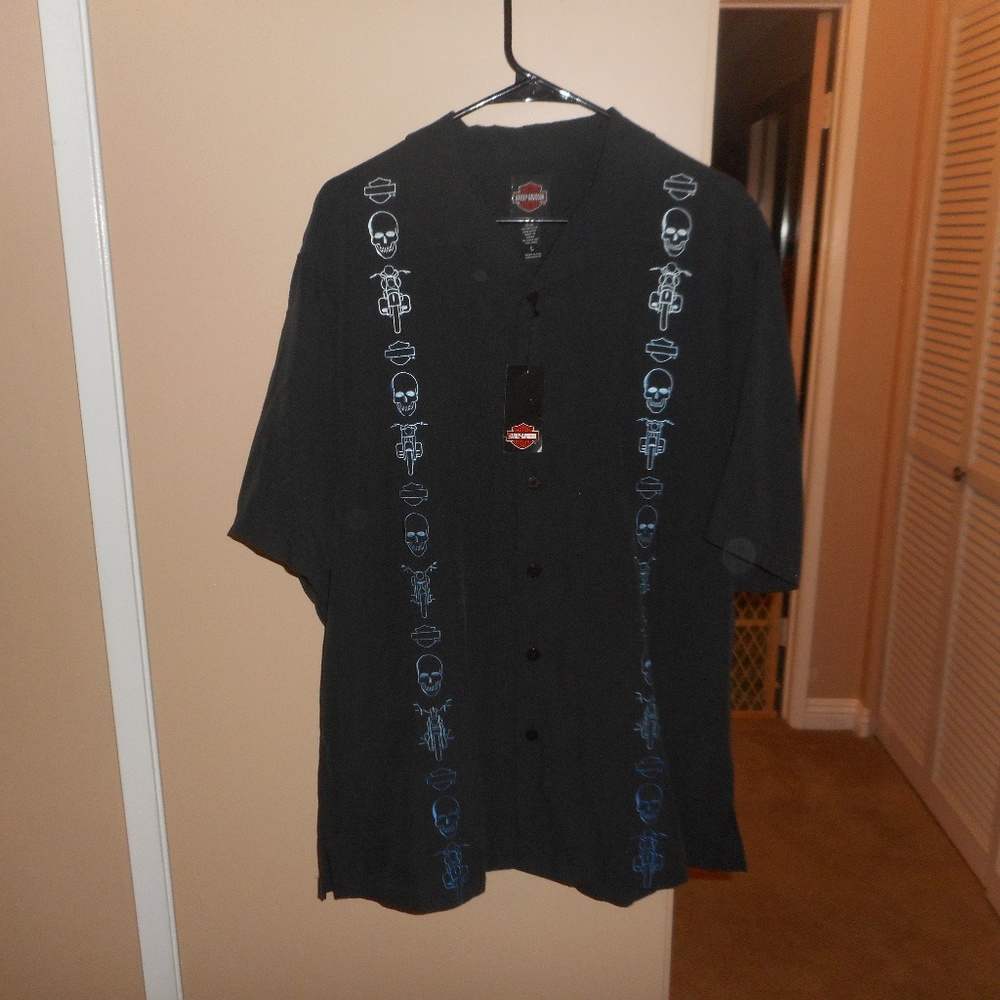 Harley Davidson "Hombre Skulls" Shirt Large NWT